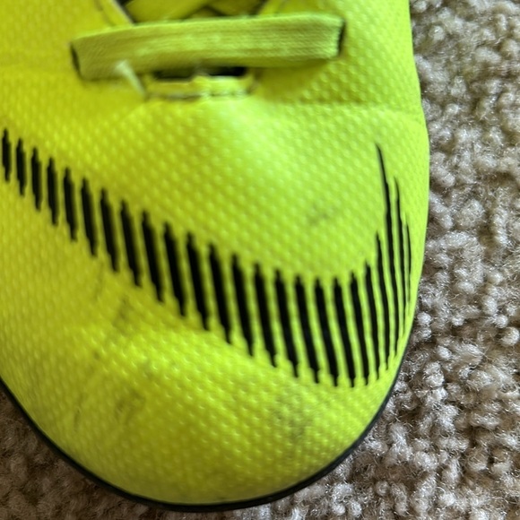 Nike 5.5Y Mercurial Indoor Soccer Cleats - Picture 2 of 8
